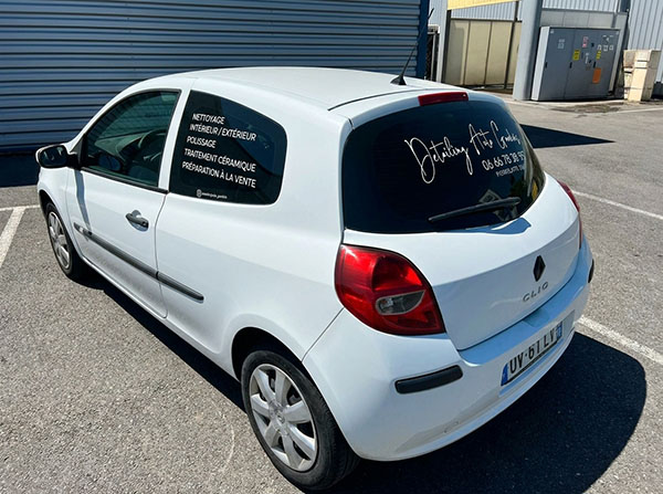 Véhicule de prêt Detailing Auto Gardois, Renault Clio siglée